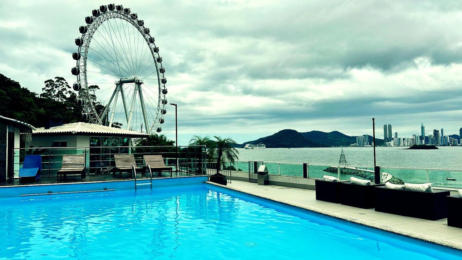 Apartamento Flat Dubai - Frente Roda Gigante - Piscina Frente Mar - Excepcional *